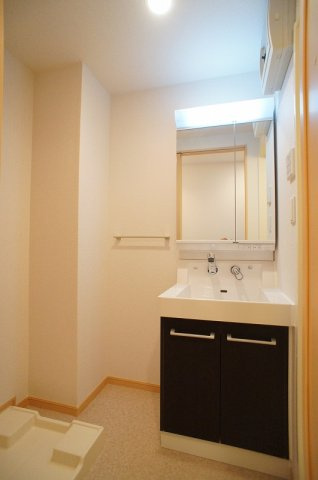 ミッド　ヴィラ　レジデンスの独立洗面台