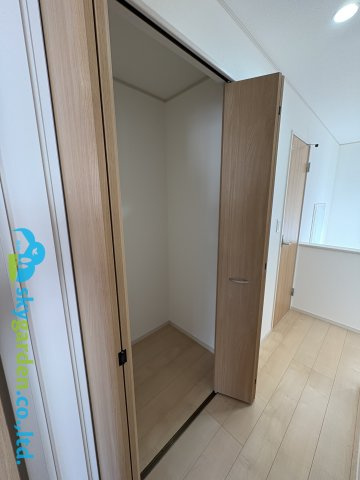 鎌倉市手広２丁目　中古戸建の収納|２階廊下の収納