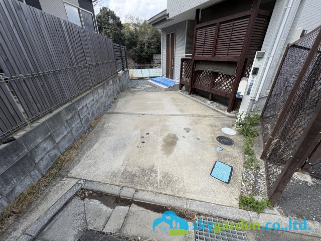 鎌倉市手広２丁目　中古戸建の駐車場|令和8年3月27日撮影（リフォーム工事中）