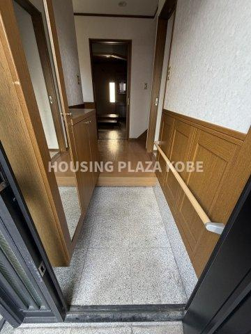 常盤町３丁目貸家の玄関