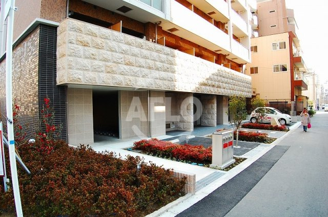 プレサンス難波セレクトのロビー|プレサンス難波セレクト　エントランスアプローチ