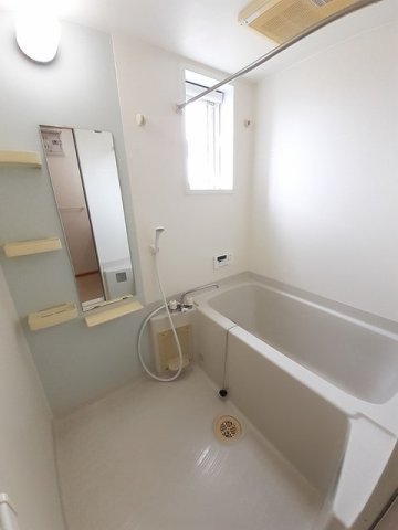 モーント　シャイン　Ｃの浴室|ゆったり過ごせるお風呂です