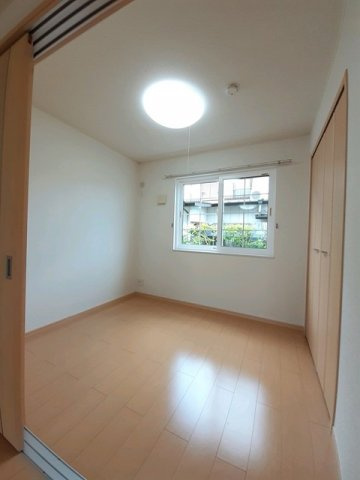 パピヨンの内装|明るい色調の室内です