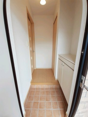 パピヨンの玄関|収納もある玄関です