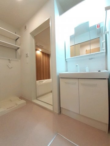 クック鮎喰の洗面所|スペースが確保できる洗面所です