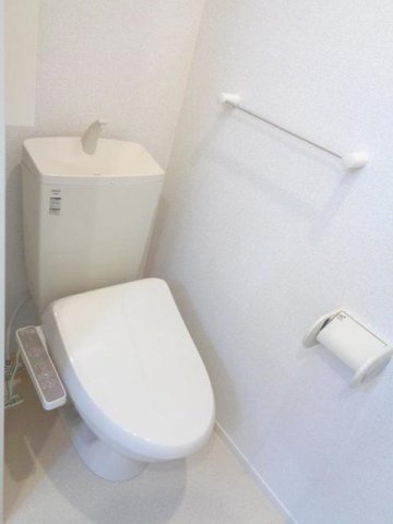 アイ・スマイル南庄町Ⅱのトイレ|ゆったりとした空間のトイレです