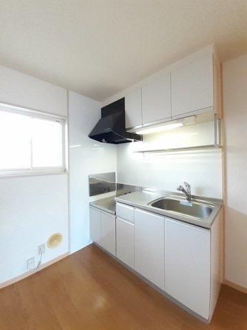 武中ハイツのキッチン|お料理しやすいキッチンです