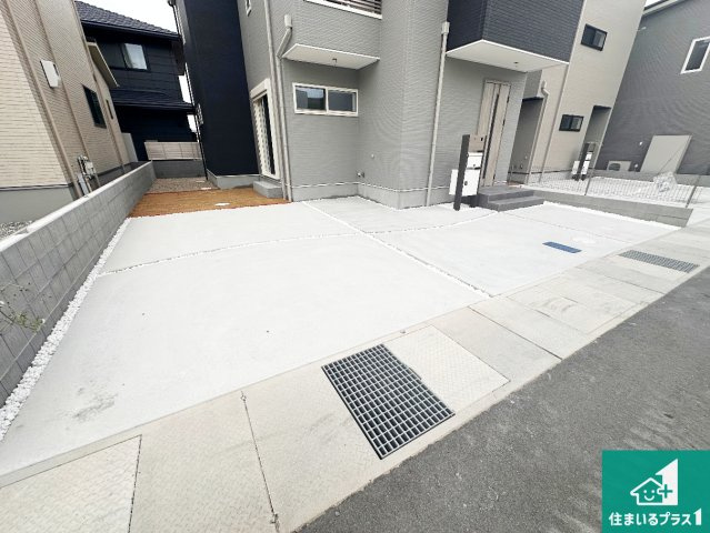 加古川市平岡町高畑　第3期　新築一戸建ての駐車場|駐車スペース！散水栓があるので、こまめに愛車を洗えます！
