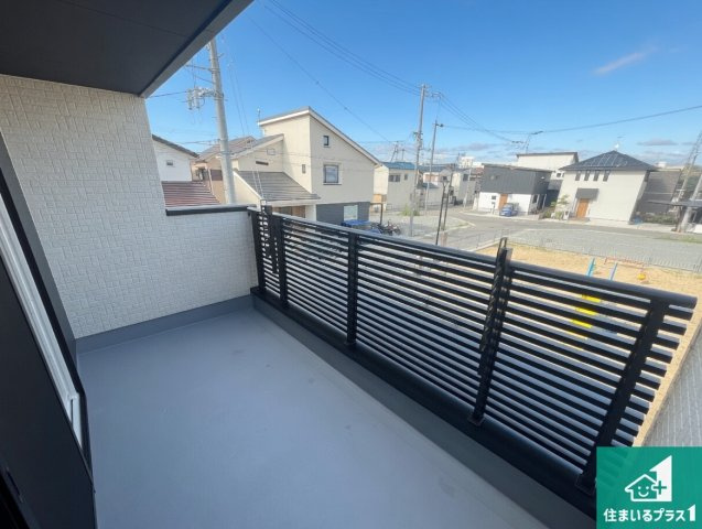 加古川市平岡町高畑　第3期　新築一戸建てのバルコニー|ワイドバルコニーは洗濯物を干すスペースが広いのでご家族が多くても安心！