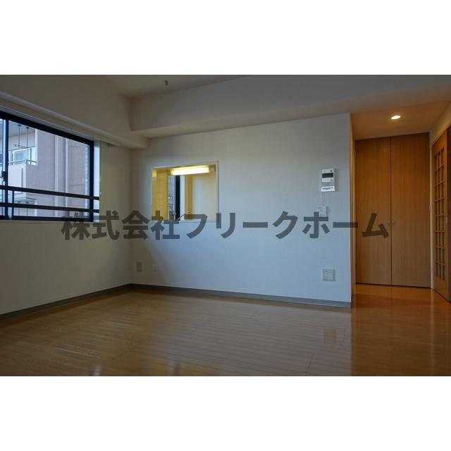 三鷹市下連雀４丁目の賃貸マンションの居間・リビング