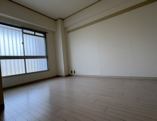 阪急伏尾台マンションの洋室