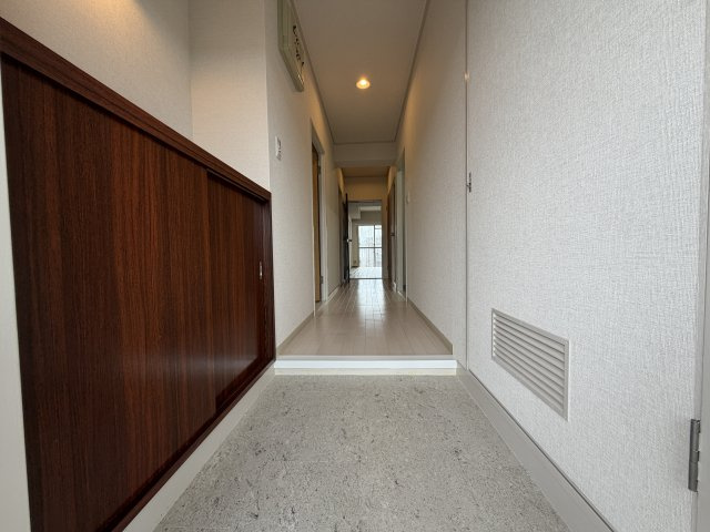 阪急伏尾台マンションの玄関