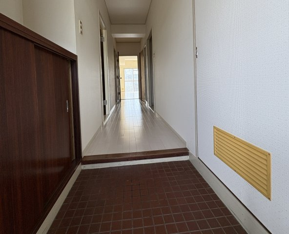 阪急伏尾台マンションの玄関