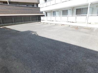 【駐車場】 | キャステルIIN棟 
