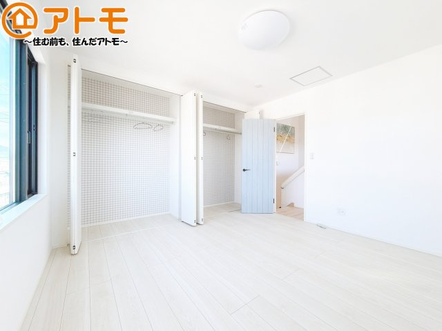 【収納】 | 葵区沓谷3丁目　戸建　全1棟 | ハンガーパイプ付きのクローゼットは季節ものなどを収納することができて便利です♪