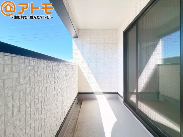 【バルコニー】 | 葵区沓谷3丁目　戸建　全1棟 | 陽当りの良いバルコニーはお洗濯物はもちろんお布団もふかふかになります♪