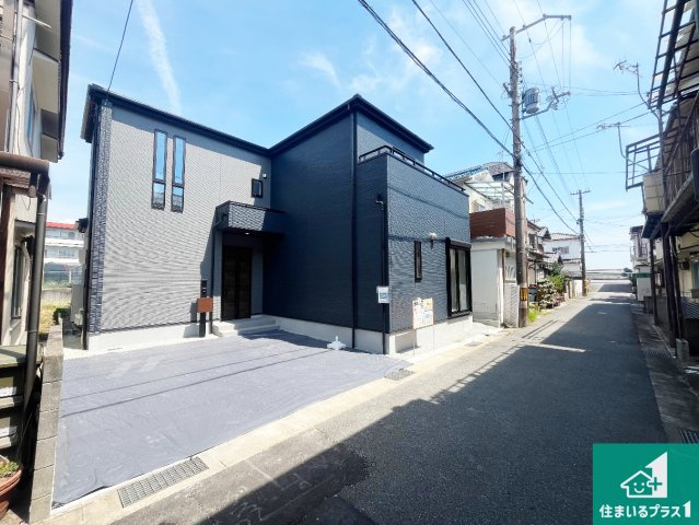 明石市魚住町清水　第4期　新築一戸建ての前面道路含む現地写真|周辺は閑静な住宅街！前面道路広々で車の出し入れも便利です。駐車が苦手な方でも安心して車庫入れできます！