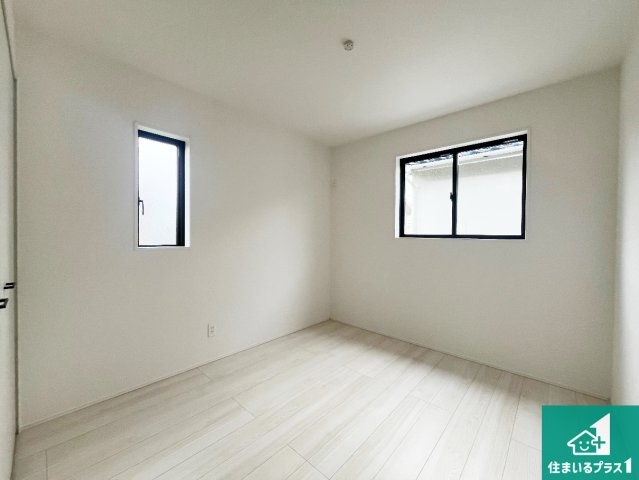 明石市魚住町清水　第4期　新築一戸建ての洋室|シンプルな洋室は、自分好みのインテリアが楽しめます♪ご家族とインテリアや家具を選びに行くのは新築購入時の醍醐味の一つです。ぜひお楽しみください♪