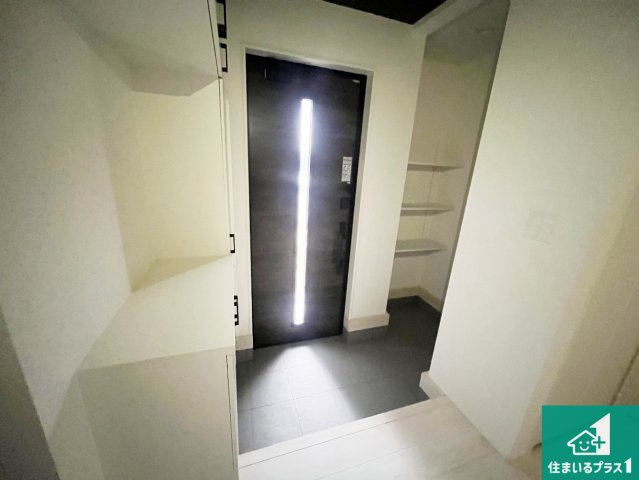 明石市魚住町清水　第4期　新築一戸建ての玄関|シューズボックスにはたくさんの靴が収納できるので玄関周りはいつもスッキリ！ご家族が増えても安心！