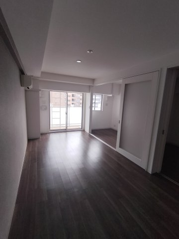 クロスレジデンス神戸元町の洋室