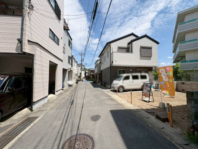 西京極徳大寺団子田町　新築参考Cプランの前面道路含む現地写真|前道５ｍと見通し良好です。実際に現地の様子をみてみませんか？（R8.5撮影）