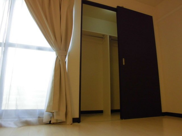 レオネクスト光の内装|大容量収納可能なウォークインクローゼット