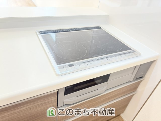 ブルーミングガーデン宇都宮市平松本町のキッチン|IHクッキングヒーターで調理もお掃除も楽々です♪