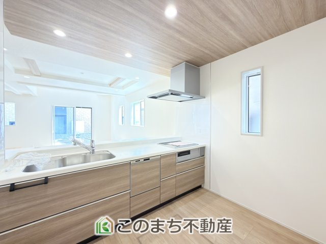 ブルーミングガーデン宇都宮市平松本町のキッチン|人気の対面式キッチン☆料理をしながらご家族とコミュニケーションが取れます♪