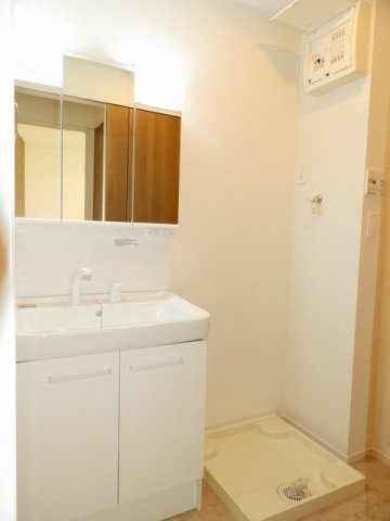 ブルー　ノトスの洗面所|脱衣スペースもあります