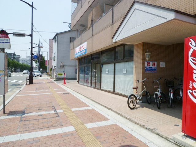 オーシャン本町【キャッシュバック対象物件】のエントランス|清潔なエントランスです