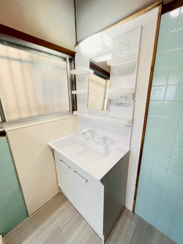 舞子坂3丁目貸家の洗面所