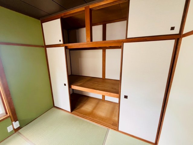 舞子坂3丁目貸家の収納