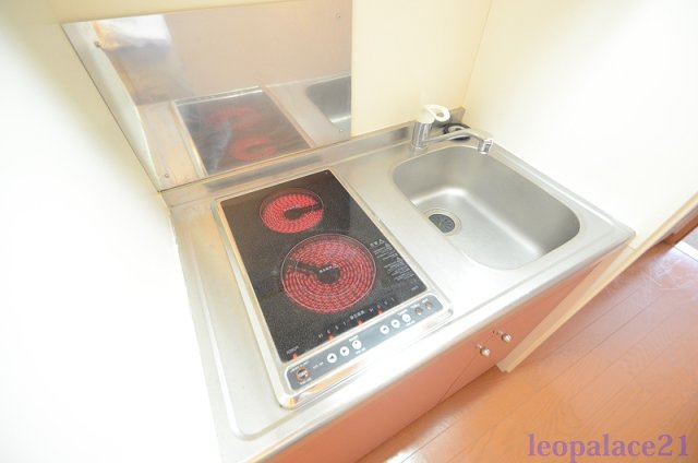 レオパレス大内越のキッチン|備品や設備仕様は号室等により異なります現地をご確認下さい。