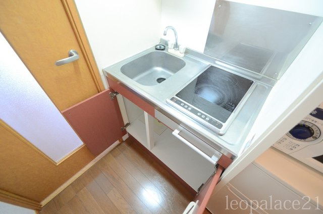 レオパレスセジュール藤のキッチン|備品や設備仕様は号室等により異なります現地をご確認下さい。