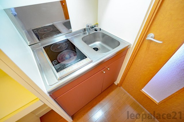 レオパレスコーラル可部東のキッチン|備品や設備仕様は号室等により異なります現地をご確認下さい。