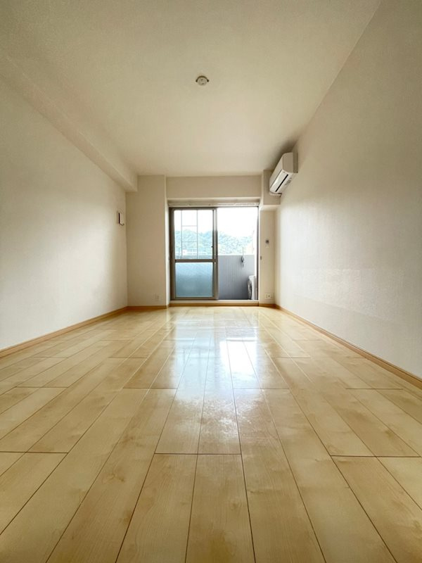 ジアコスモ神戸三宮の居間・リビング