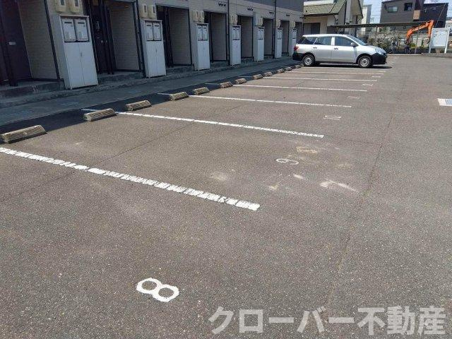 レオパレスＳｈｕ＆Ｋｅｉ　Ｎの駐車場