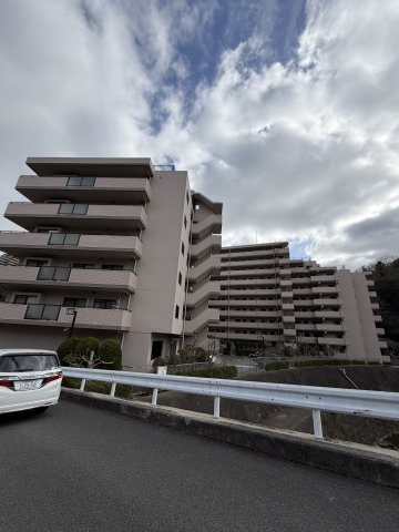 ルイシャトレ須磨名谷の外観