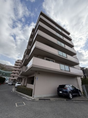 ルイシャトレ須磨名谷の外観