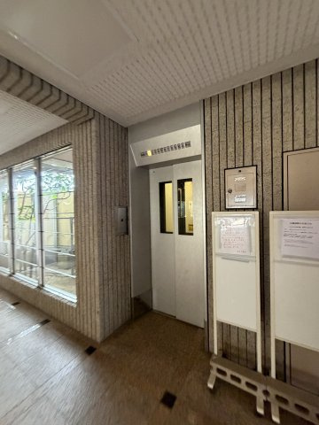 ルイシャトレ須磨名谷のロビー