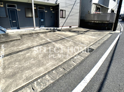 【駐車場】 | サンハイツ明大寺 | 駐車場に車を止められます