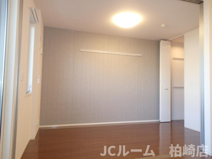 柏崎市東本町１丁目のアパートの収納