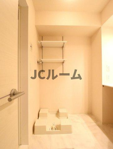 柏崎市東本町１丁目のアパートの洗面所