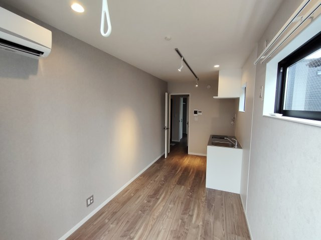 ルミナーレ新小岩の洋室