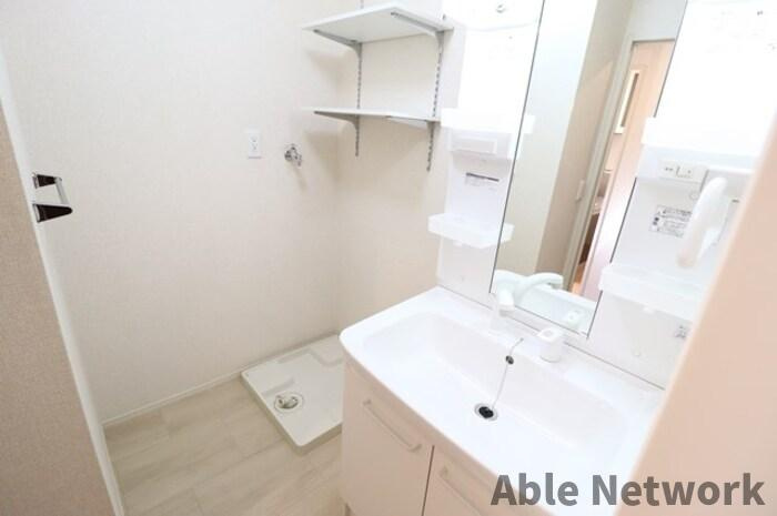 グラマードマレBの洗面所|シャワー付洗面台