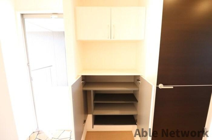 グラマードマレBの玄関|シューズボックス付き