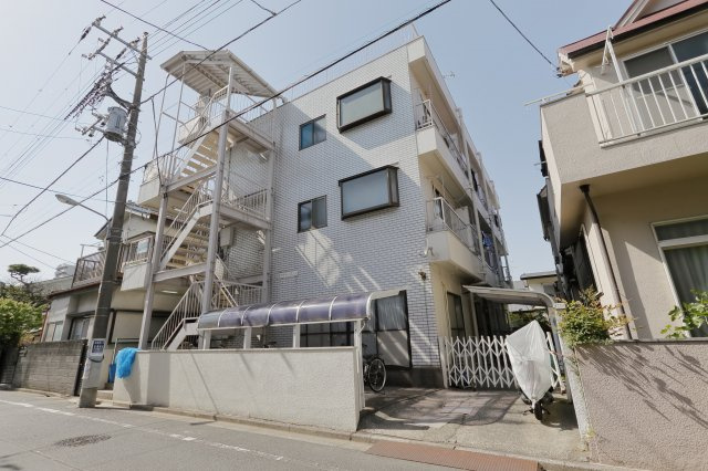 ホワイトパレスの外観