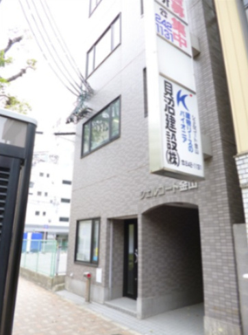 シェルコート金山のエントランス