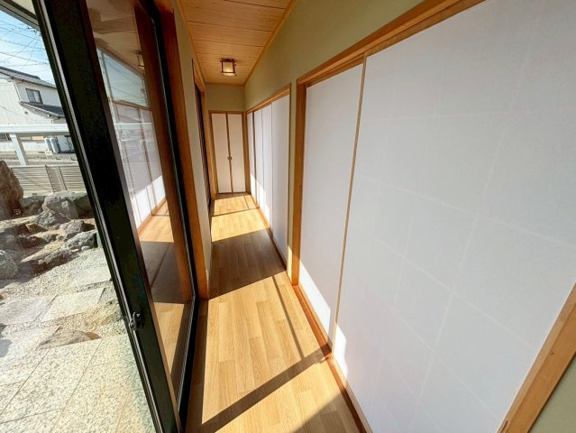６６６９２　本巣郡北方町北方中古戸建ての和室|縁側