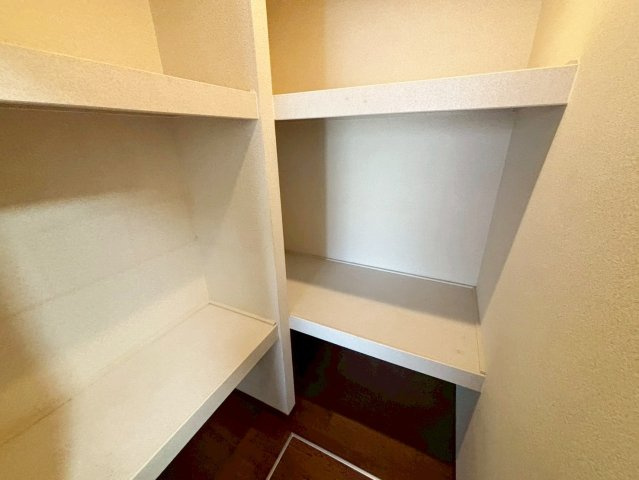 ６６６９２　本巣郡北方町北方中古戸建ての収納